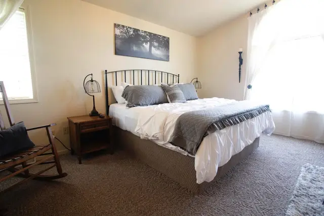 King suite with sitting area